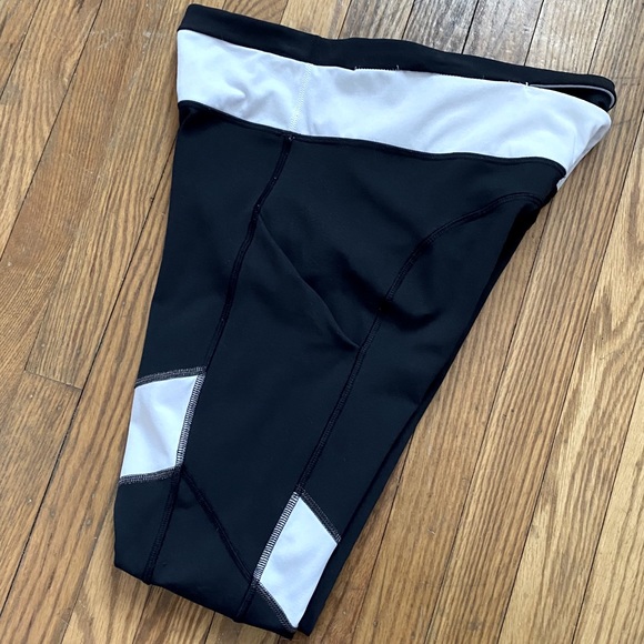 Lululemon Fast and Free Running Tight - Picture 6 of 6